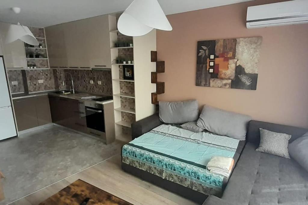 Stylish Apartment Near City Center Plovdiv Exterior photo
